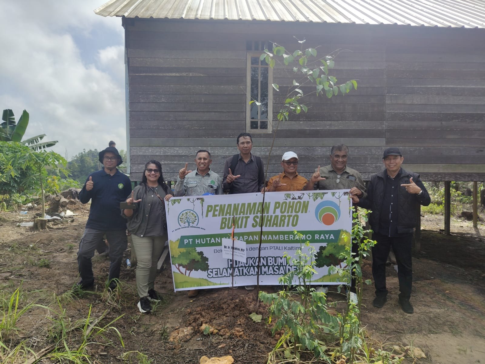 Dokumentasi Penanaman Pohon Bersama Otorita IKN, foto 8.