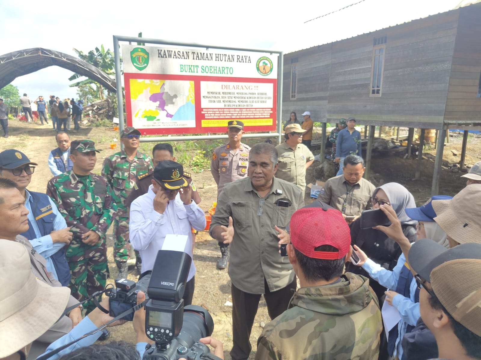 Dokumentasi Penanaman Pohon Bersama Otorita IKN, foto 9.